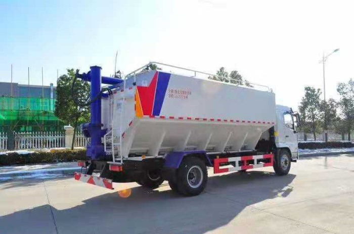 陜汽軒德20方（10噸）電動(dòng)飼料車(chē)